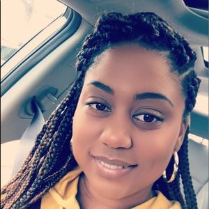 Meet your Posher, Shana